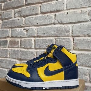 nike dunk high michigan